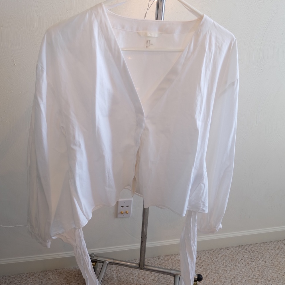 H&M Blouse - Picture 7 of 7